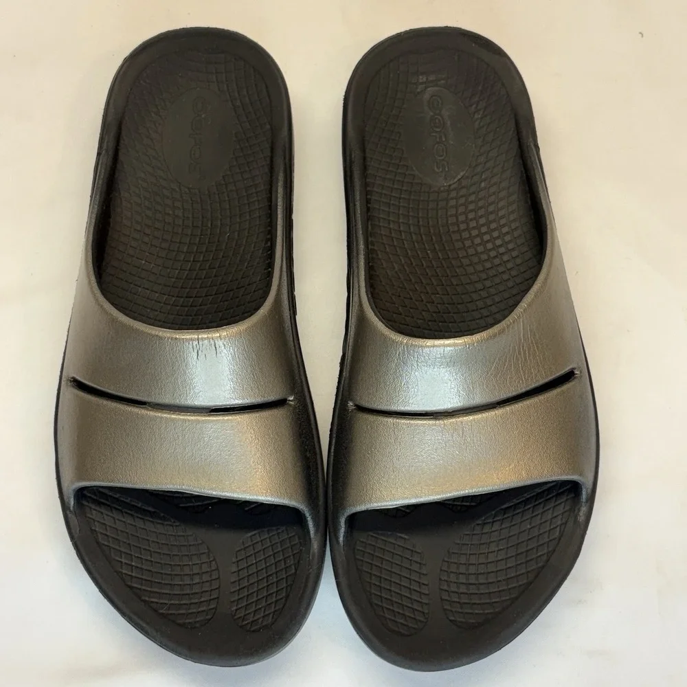 Oofos Sandals Ooahh Slides M 7 / W 9 EU 40 Beach Metallic Iridescent Calypso‎